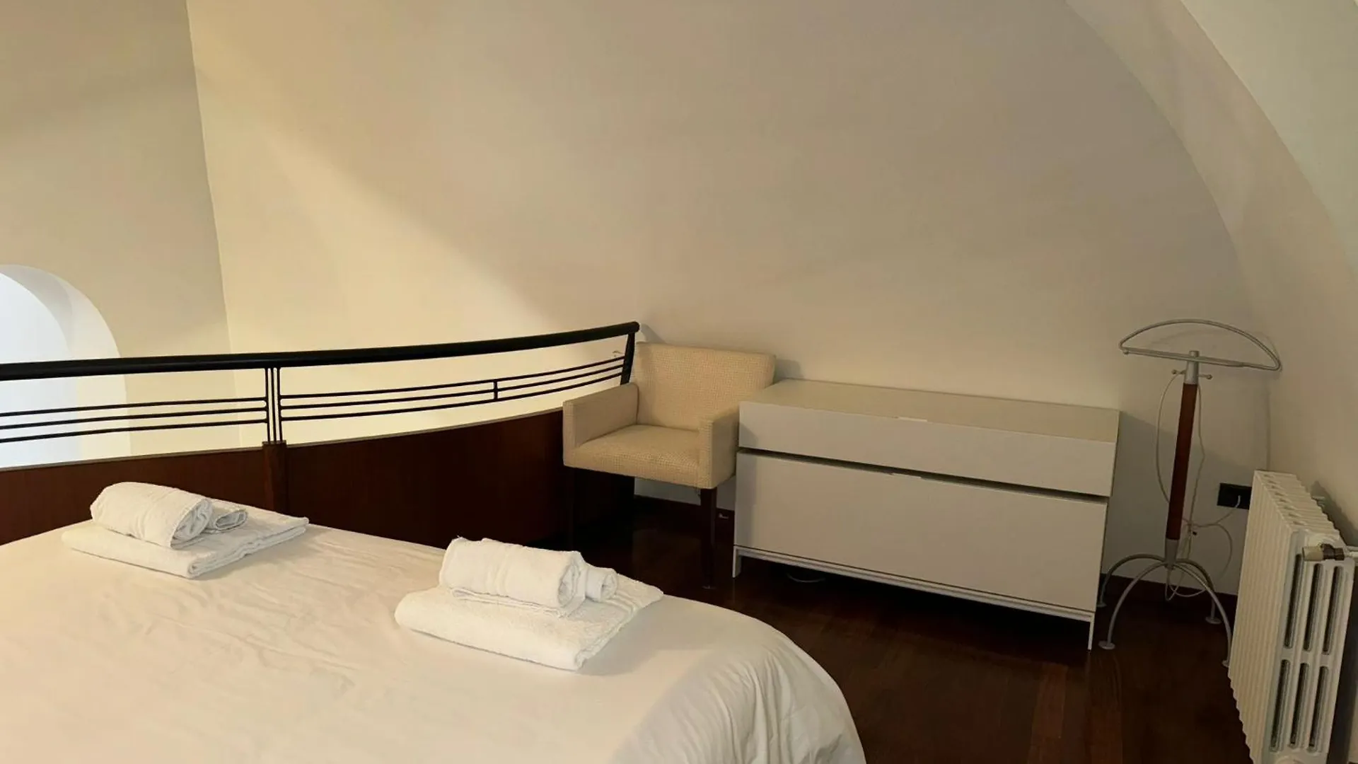 Roberto Exclusive Suite Bari 0*,  Italy